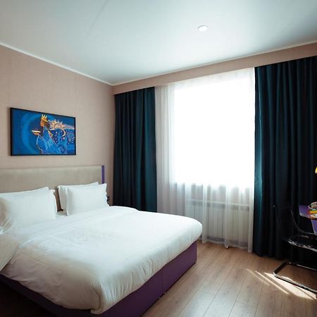 City Hotel Sjymkent Exteriör bild