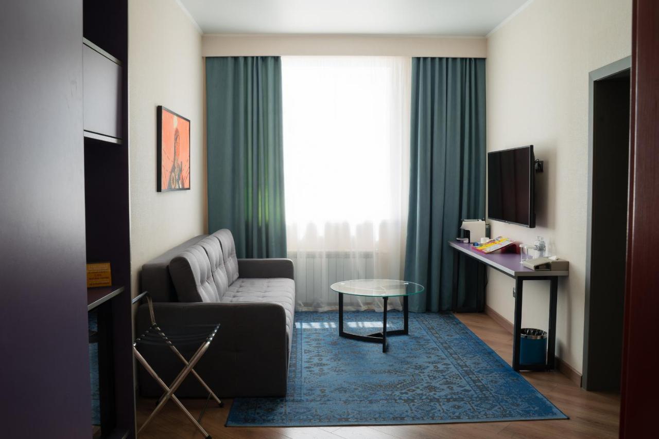 City Hotel Sjymkent Exteriör bild