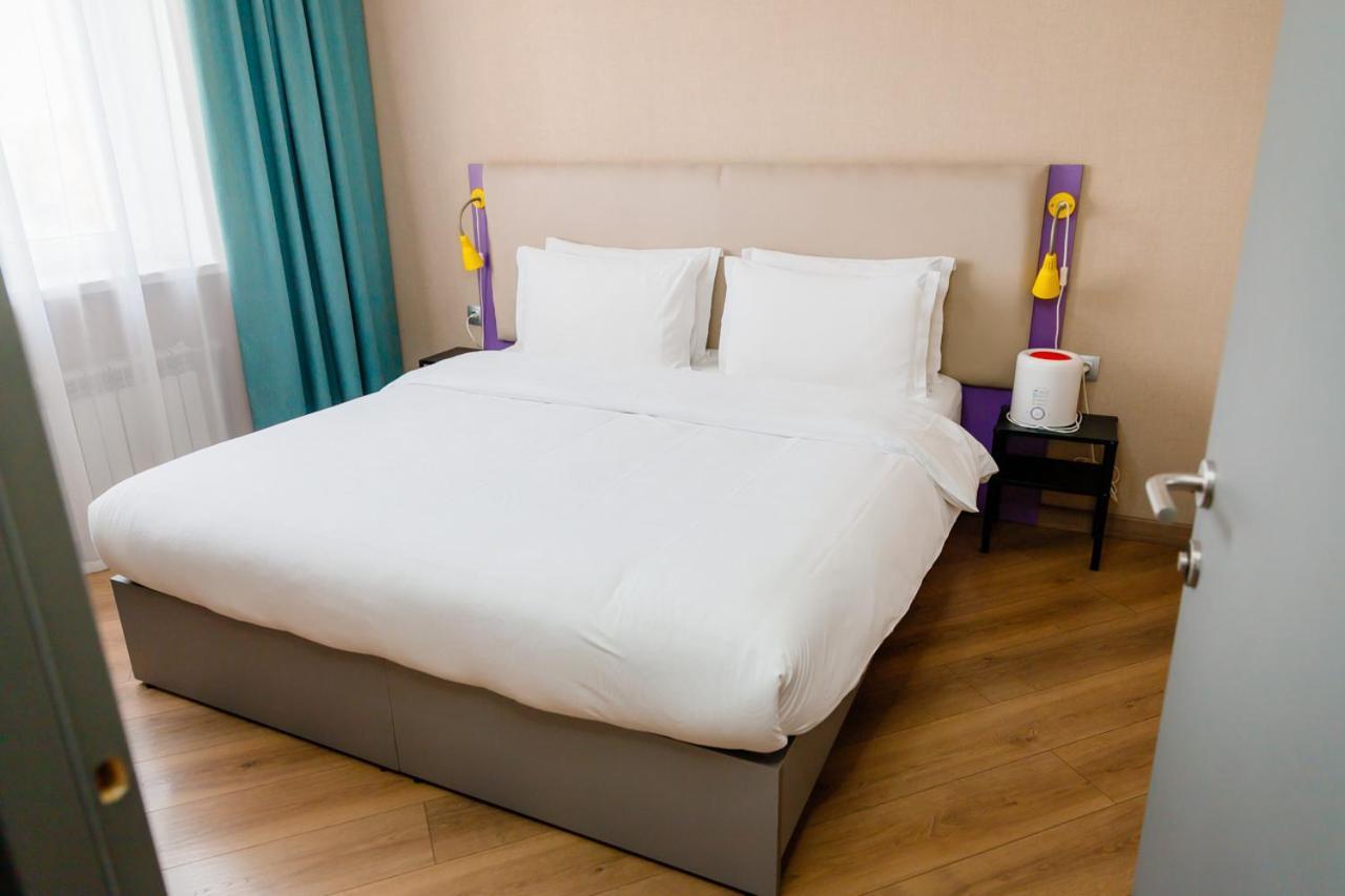 City Hotel Sjymkent Exteriör bild