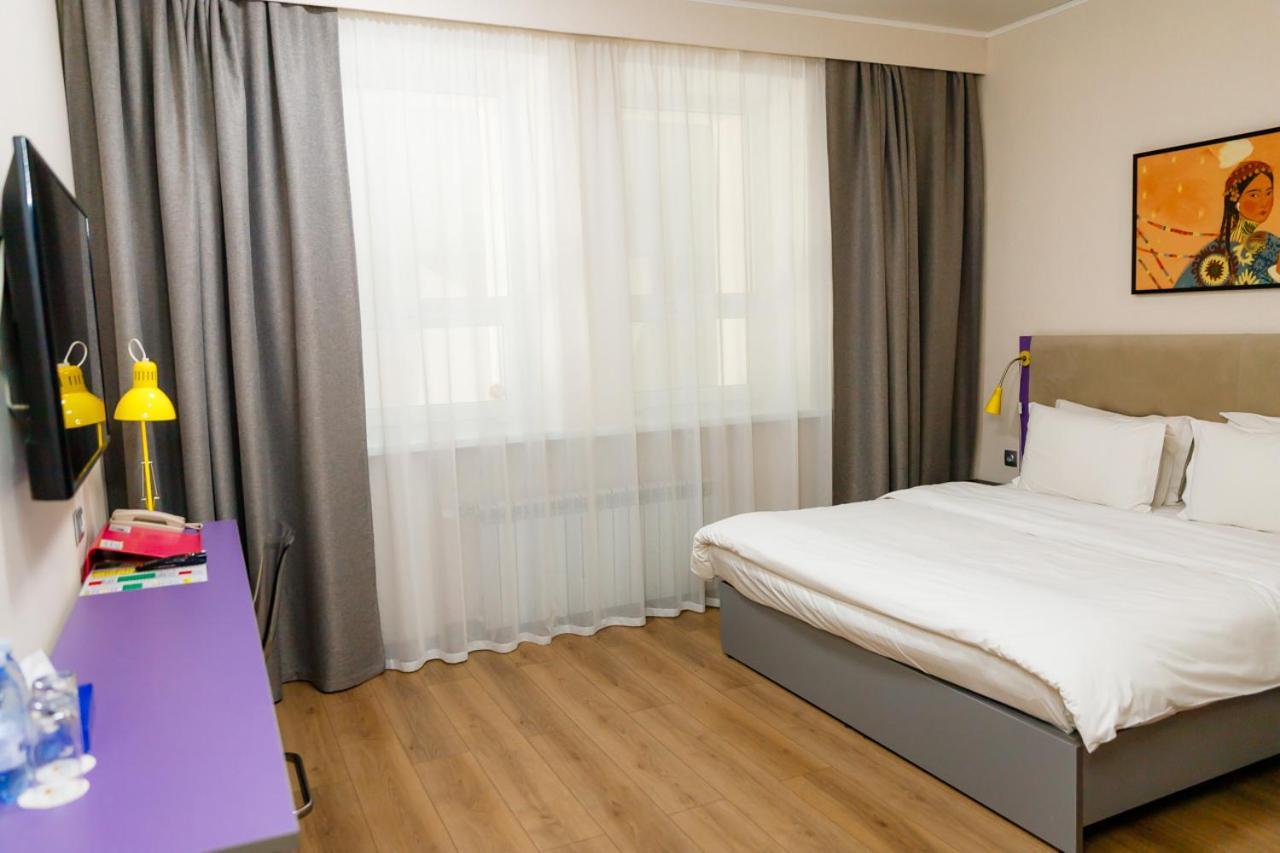 City Hotel Sjymkent Exteriör bild
